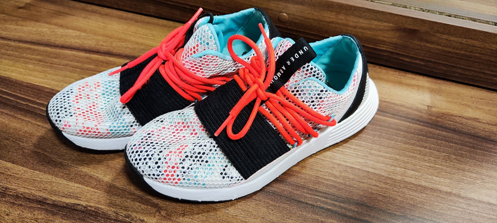 Маратонки Under Armour 36номер