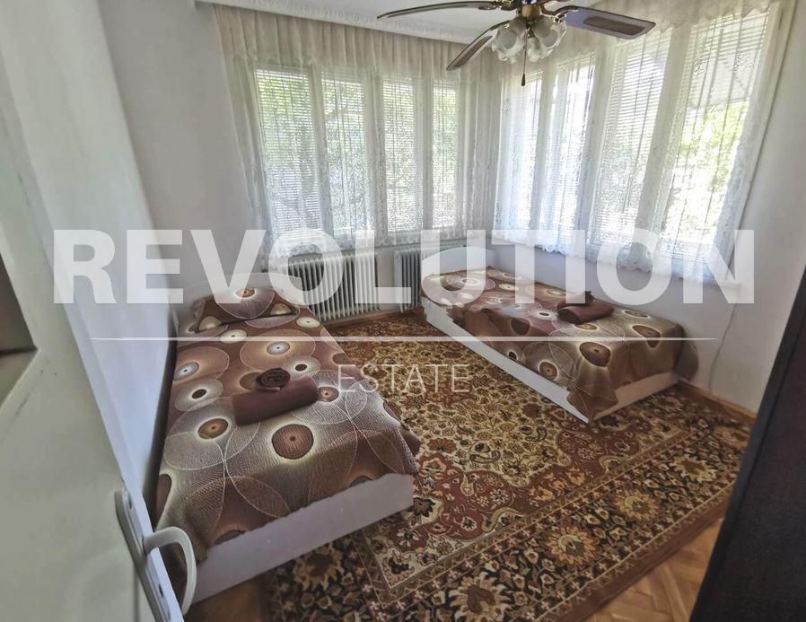 Дава се под наем Етаж от къща в с. Приселци, Област Варна - 100 кв.м за 300 € - Снимка #4