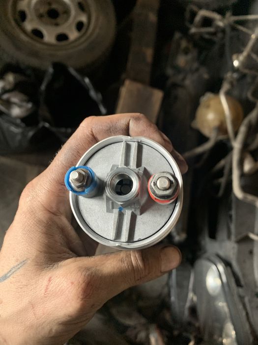 Бензинова помпа бош 044  чисто нова