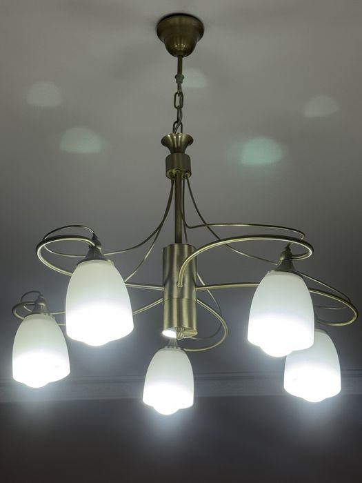 Люстра бу в отличном состоянии