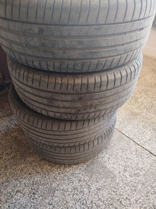 Гуми Bridgestone 18"