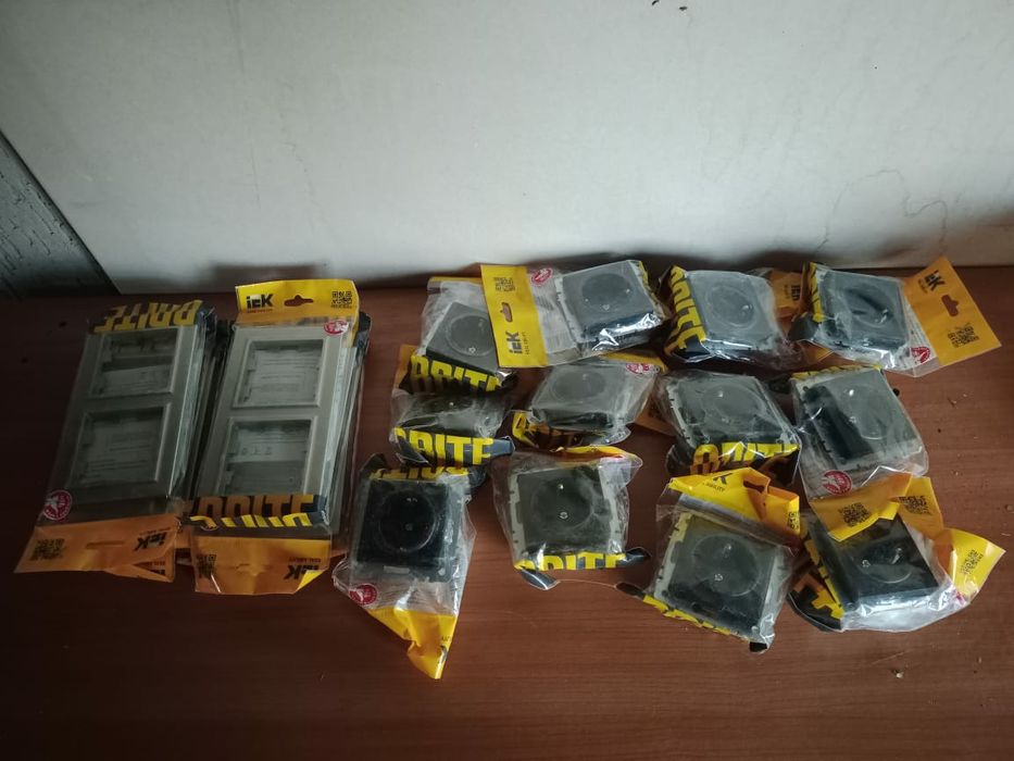 Продам рамки для розеток двойные