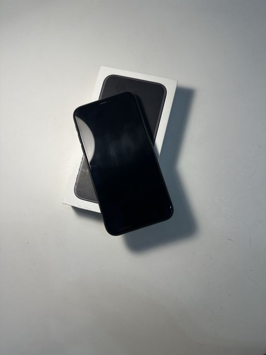 Iphone 11, 64gb LL/A (black), yomkost 80%