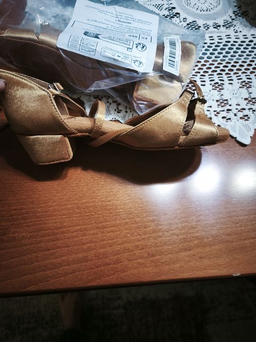 Детски обувки за спортни танци