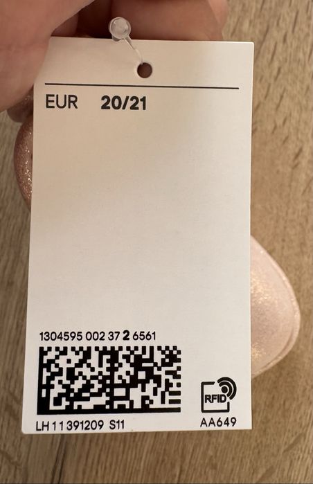 Чисто нови детски ботушки H&M