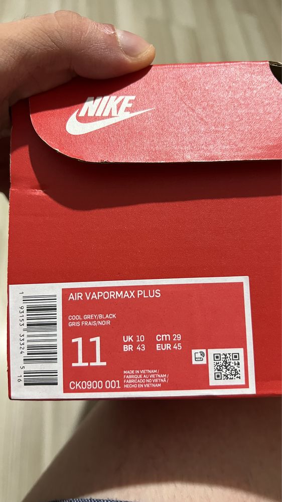 Nike Vapormax plus marimea 45 originali.