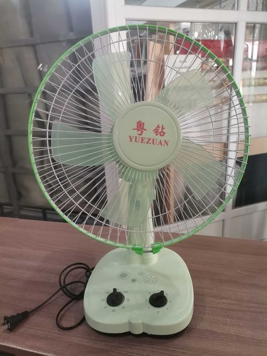 Продам вентилятор настольный.