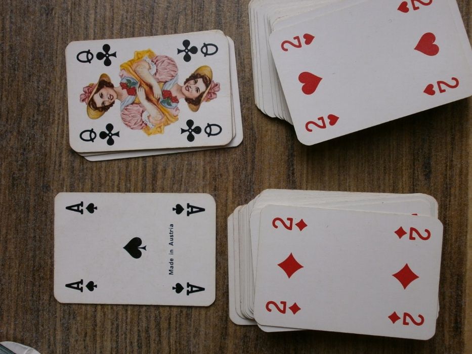 Карти за Игра за Колекции ТРИ КОЛОДИ