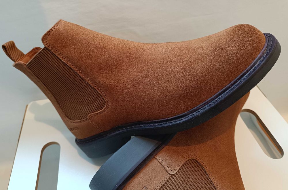 Ghete chesea 40 plain toe Levi's NOI piele naturala moale camel suede