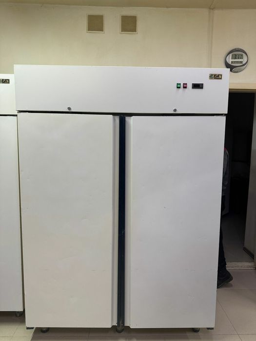 Продам морозильный шкаф