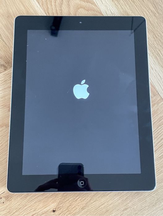 Apple iPad 2 16gb заключен