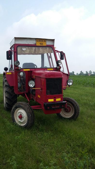 Vând tractor Renault 45 cp.