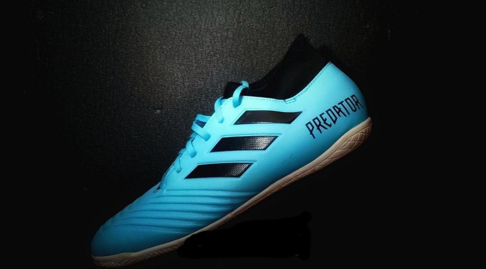 Ghete de fotbal predaror
