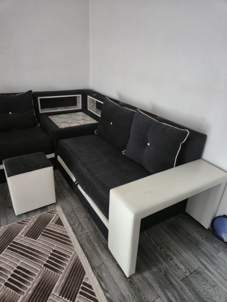 Canapea colt extensibila