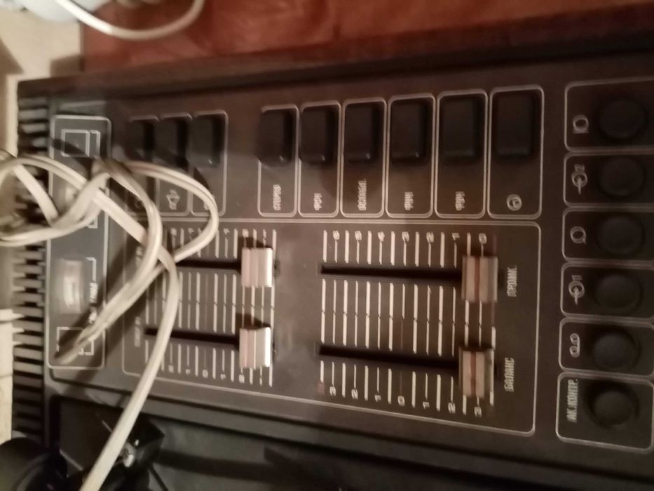 Виниловый проигрыватель