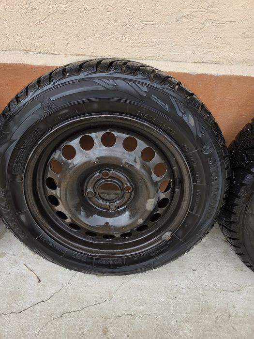 Anvelope cu jante 185/65/15 Rosava Snowguard