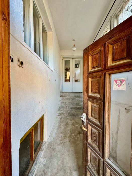 Продава се масивна къща в с. Бъта, общ. Панагюрище, обл. Пазарджик