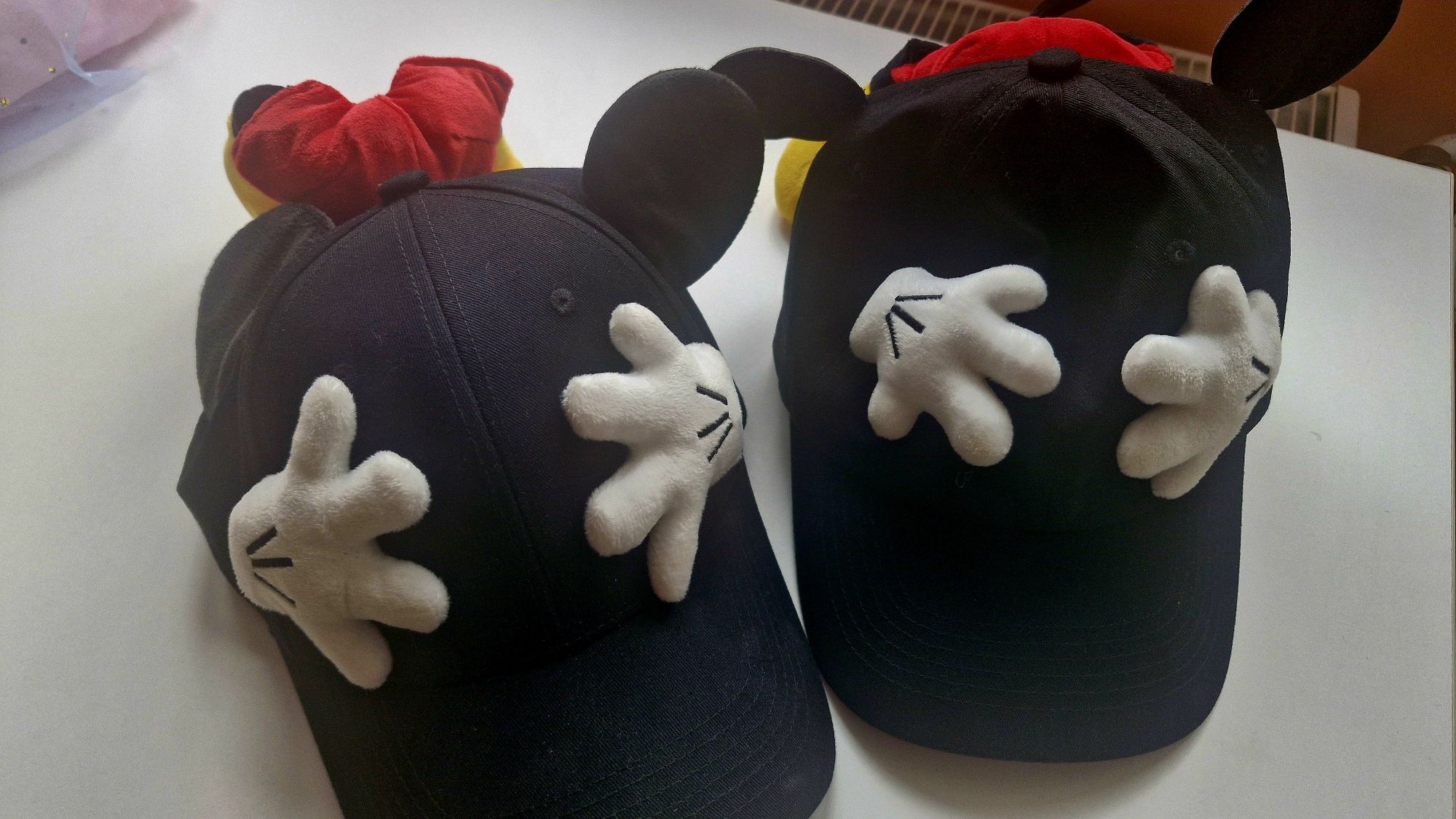 2 шапки с козирка Мики Маус Дисни Disney