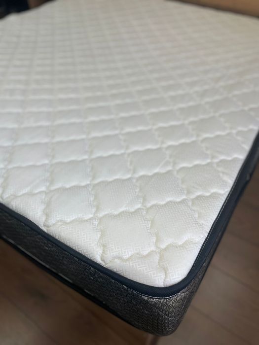 Екі адам жататын төсек