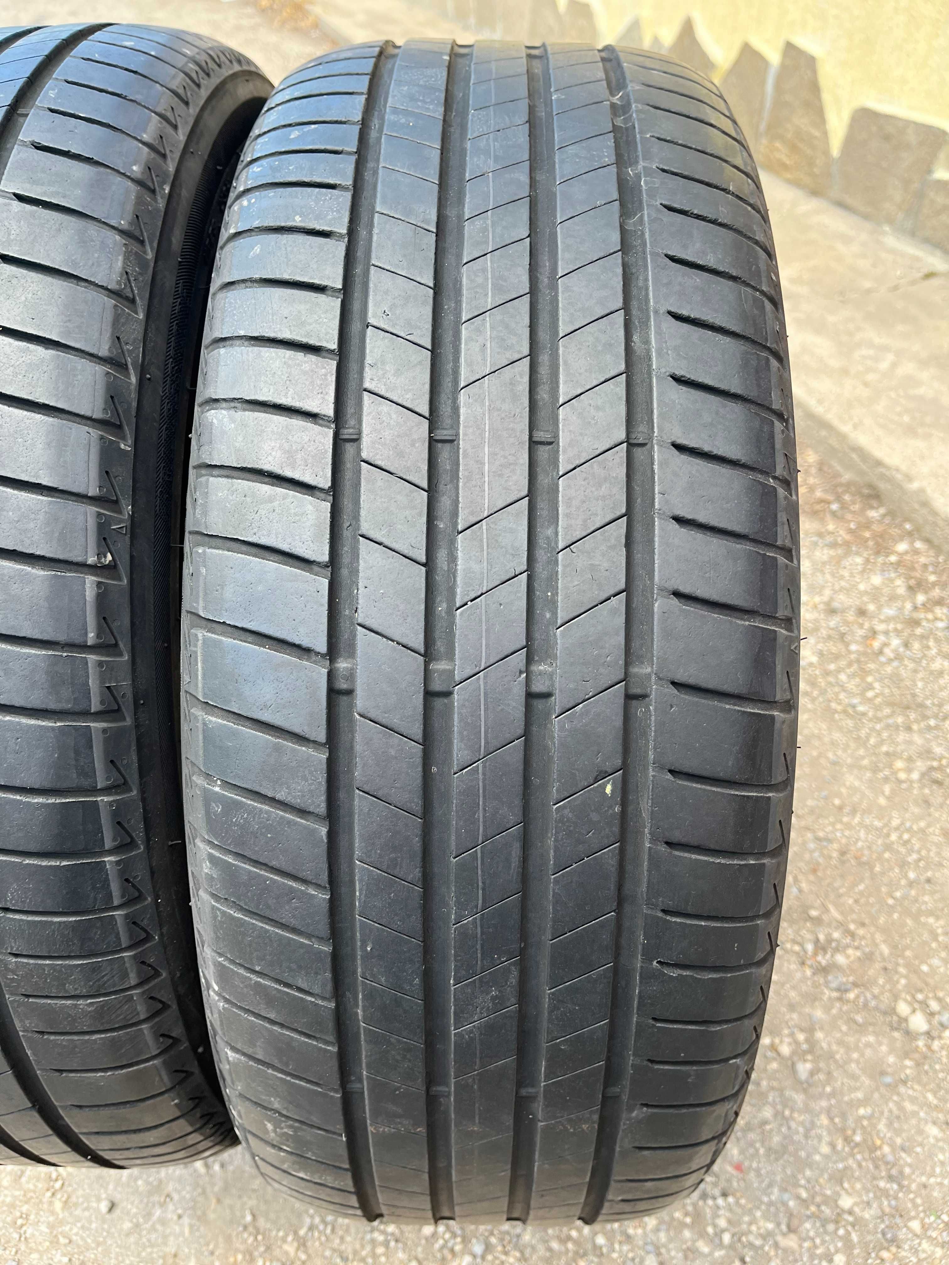 2 бр. летни гуми 225/45/19 Bridgestone DOT 1519 4,5 mm