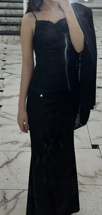 Продаю платья — по 5000₸ каждое,покупала за 20000 тенге