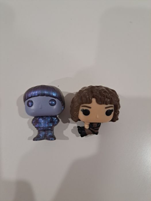 Продаю фигурки очень странные дела