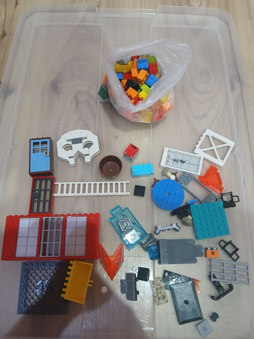 Различни лего части