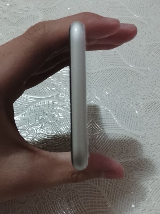 IPHONE SE 2020 xajmi 128 batareya74