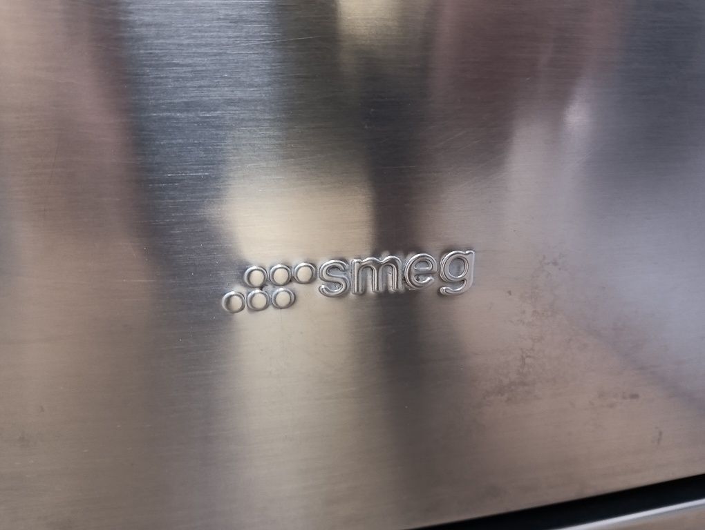 Иноксова свободно стояща печка ретро дизайн Smeg 2 години гаранция!