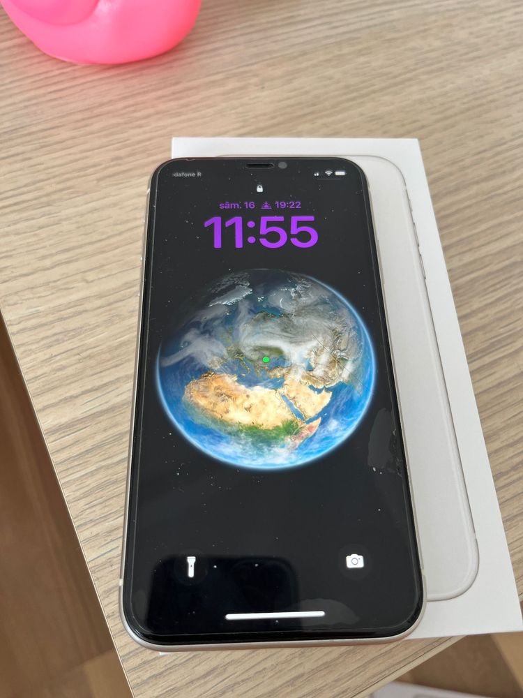 Vând iPhone 11 64 gb