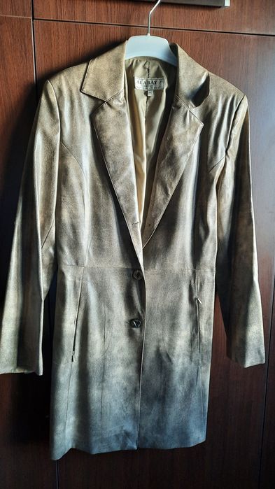 Geaca dama M-L. Super oferta 2 geci la 50 lei.