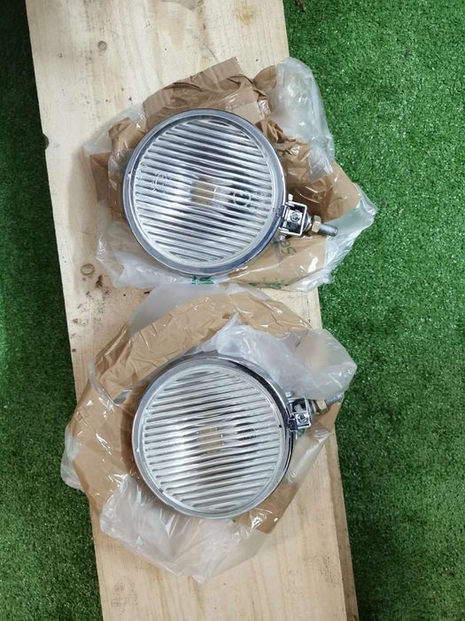 Piese trabant și proiector cromat