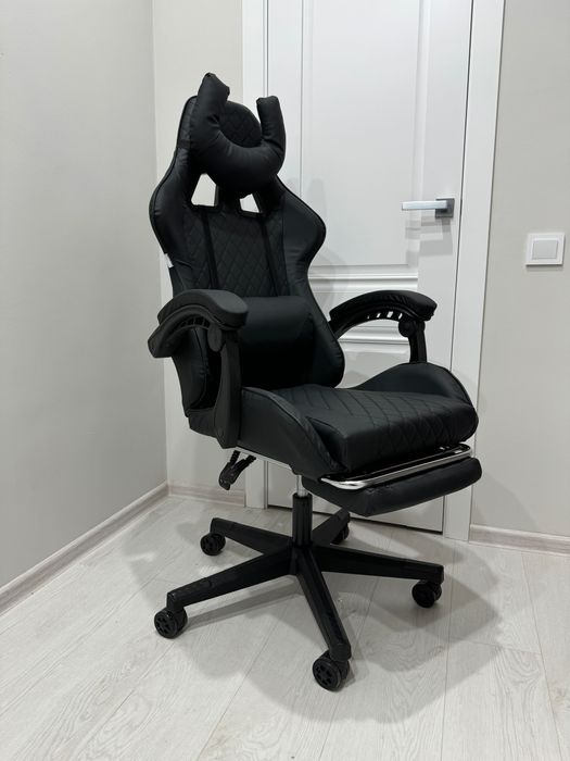 Игровое кресло GC-2050 черный/синий/красный/желтый