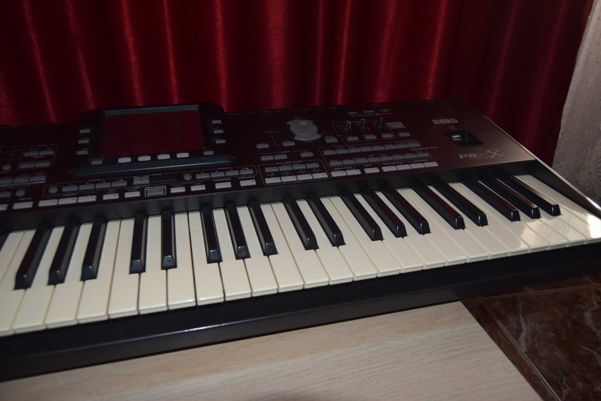 Vand Orga Korg pa 3x 61 clape