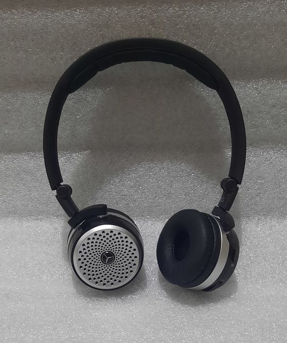 Căști wireless originale Mercedes-Benz AKG P104
