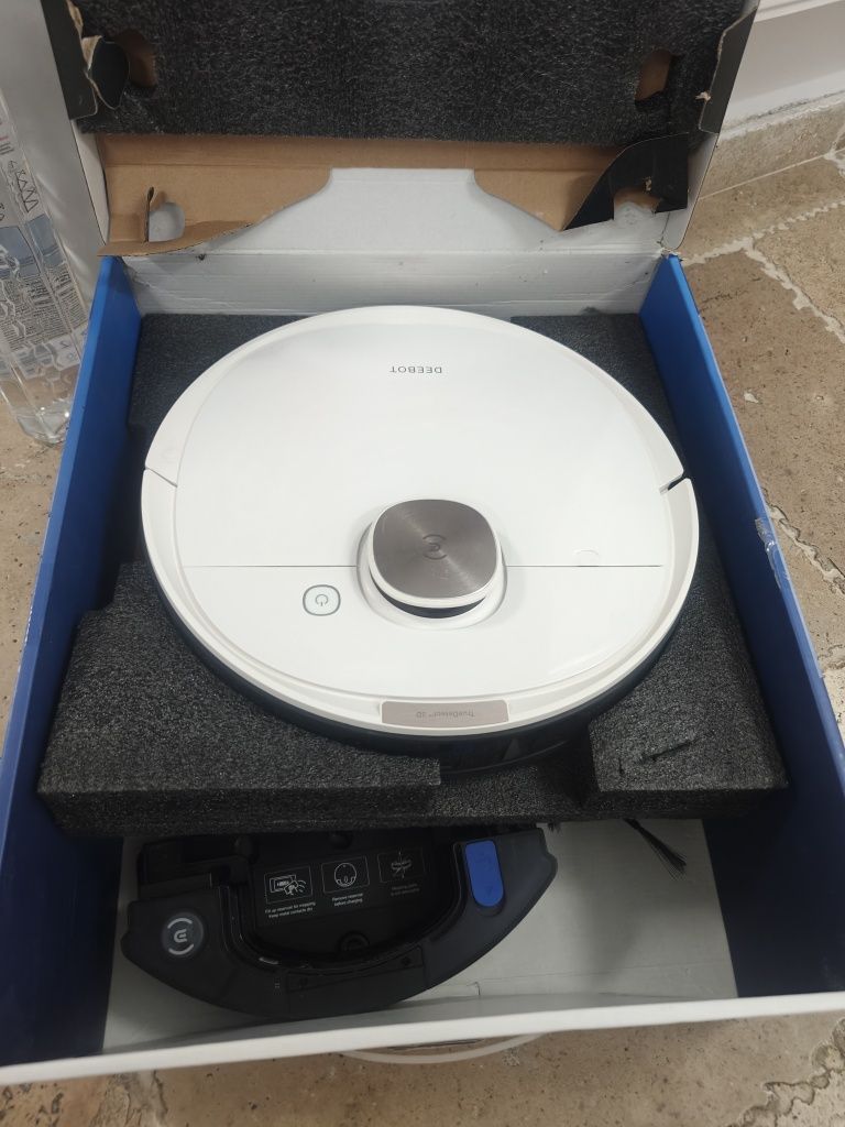 Aspirator robot ecovacs deboot ozmo T8 (m1)