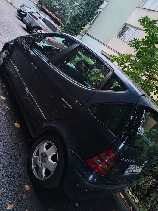 Vind autoturism marca Mercedes