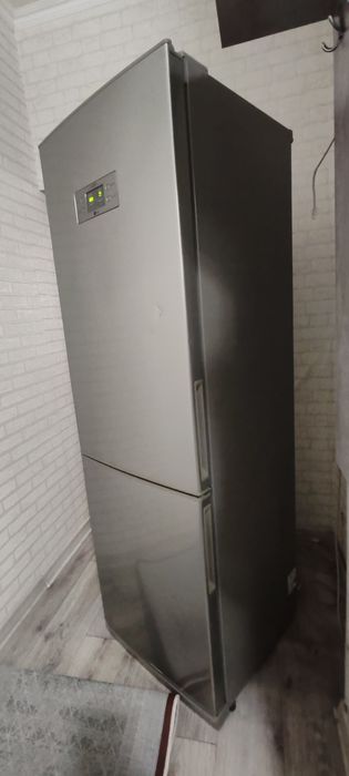 LG- GA B409QA двухкамерный холодильник