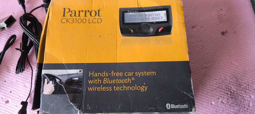 Vand carkit Parrot bluetooth nou !!!
