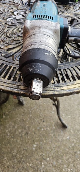 impact pe curent makita TW1000