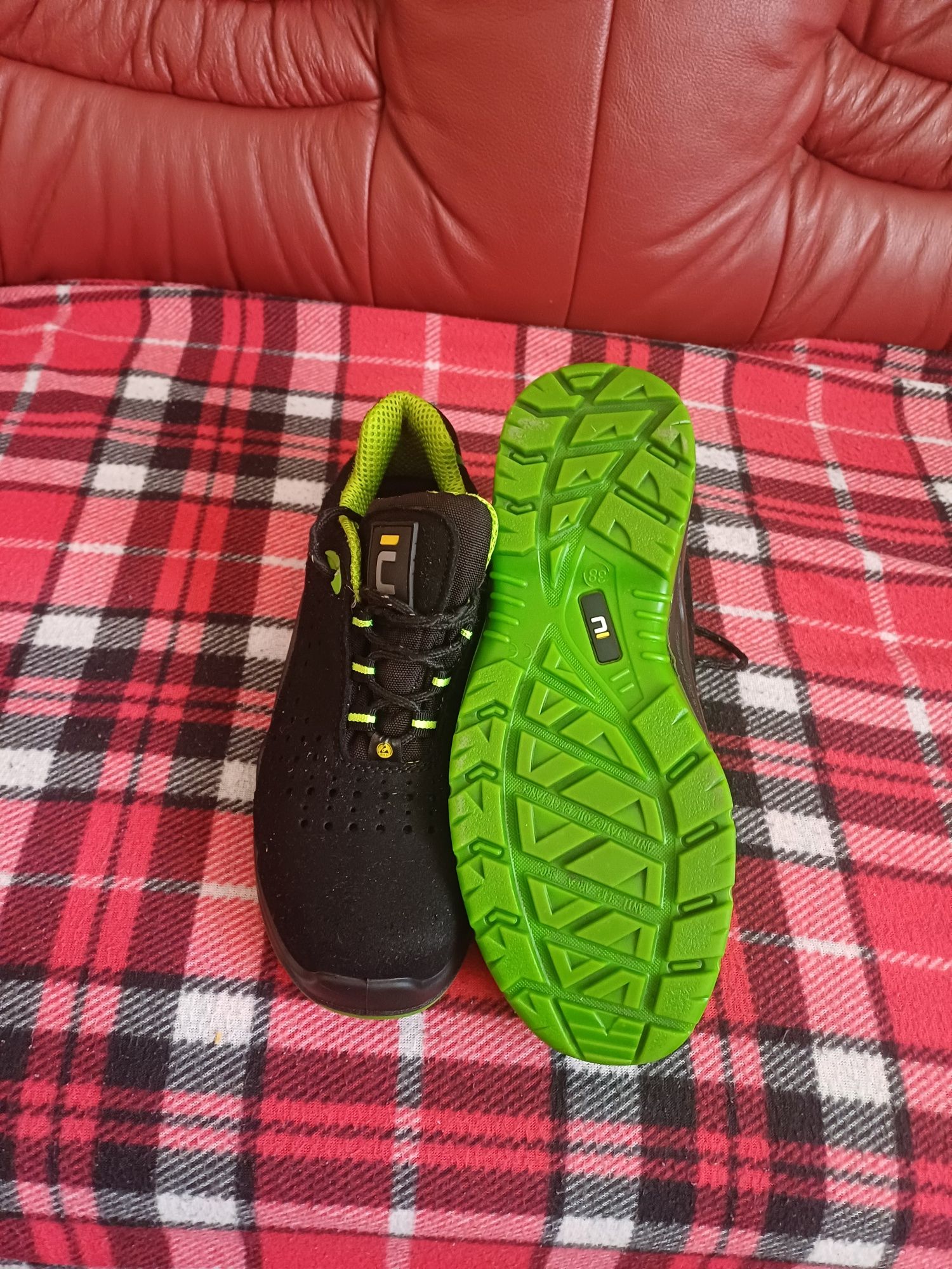 Pantofi lucru mărimea 38