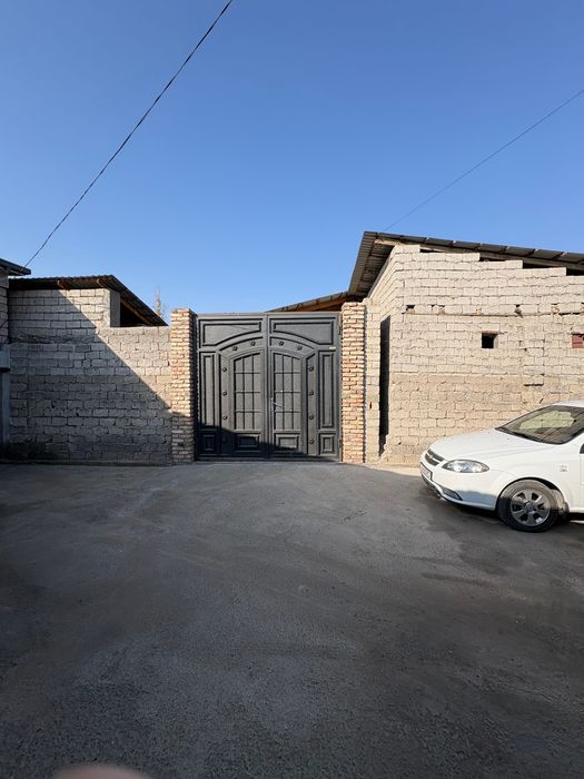 Срочно уй сотидади 6300 $ келишилади