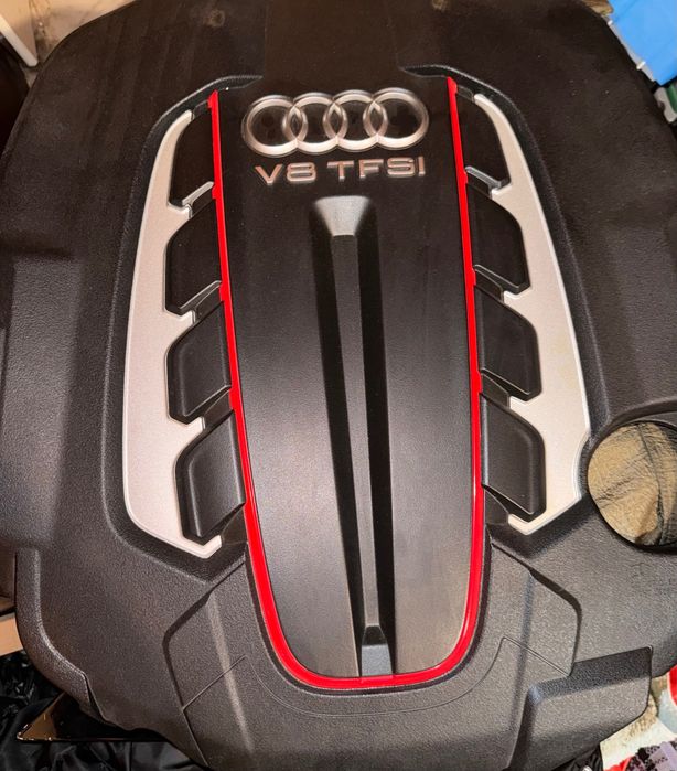 Audi S7 капак на мотор
