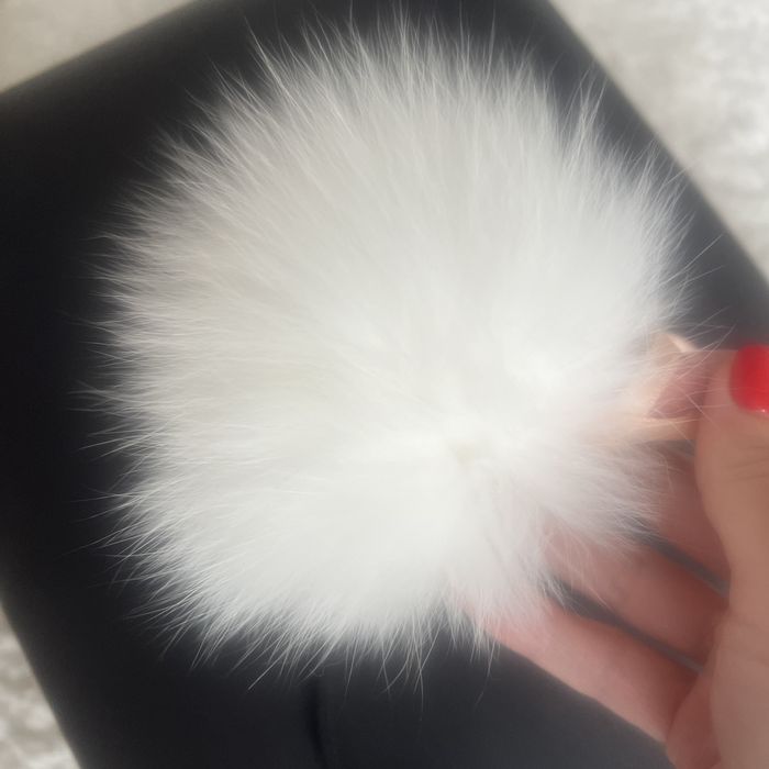 Помпони 2бр. Zara, Massimo Dutti, Bershka, Gucci, Dior, Chanel