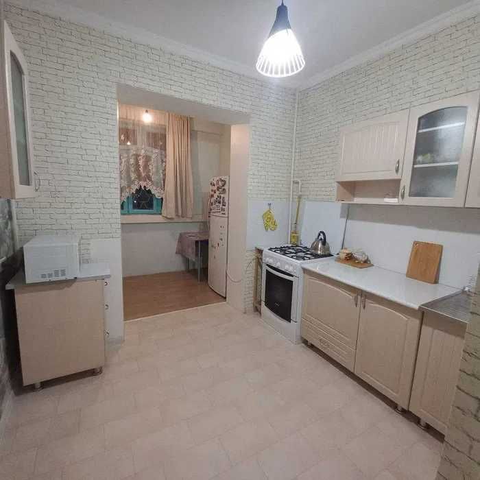 Продаю четырёхкомнатную квартиру (Со́бственник)