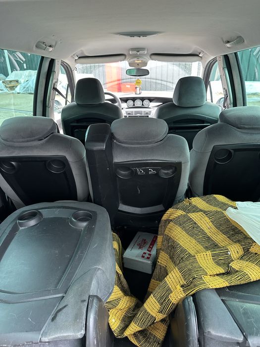 Vand/schimb citroen c8 2008 cu 8+1(minim 2010)