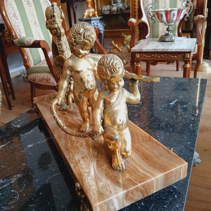 Каминен часовник