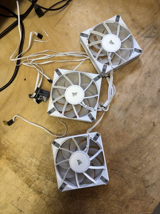 3 Ventilatoare Corsair Icue RGB Albe