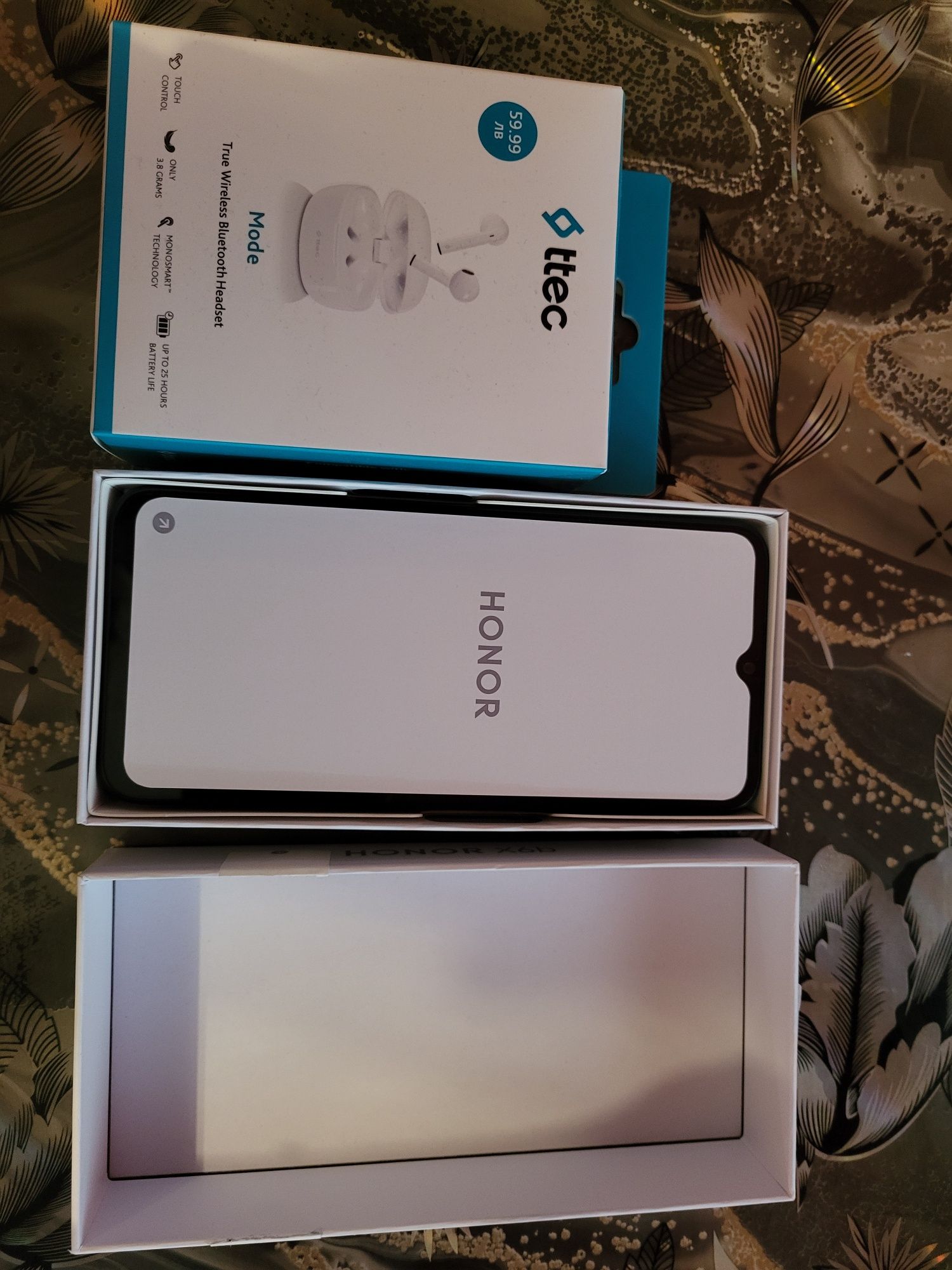 Смартфон HONOR X6B  Черен + bluetooth слушалки ttec Mode