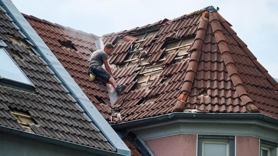 Acoperișuri Țiglă ceramică/Reparații acoperișuri